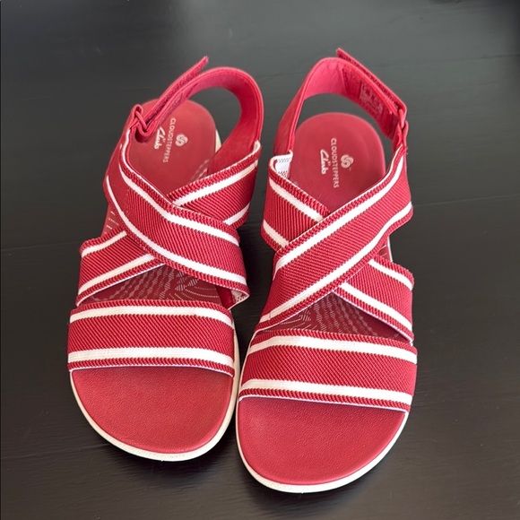 Clarks cloudsteppersWomen's Strappy Red Sandals - Picture 1 of 6